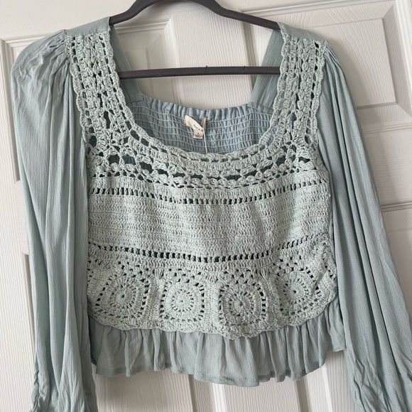 Tops - Elegant Crochet Lace Women Top - Light Green